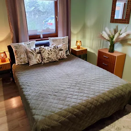 Vivien Apartman *